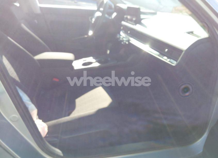 Photo 5 of 2025 Honda Civic LX (VIN 2HGFE2F20SH520456)