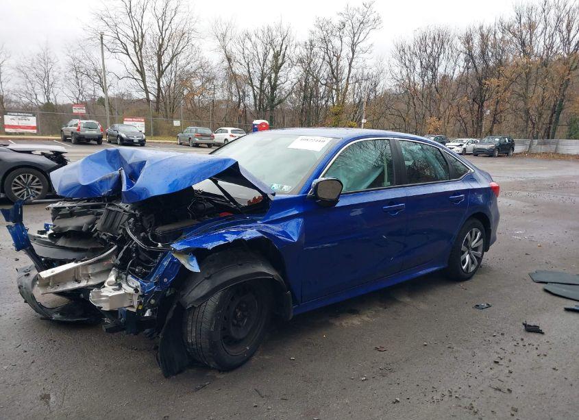 Photo 2 of 2022 Honda Civic LX (VIN 2HGFE2F21NH583635)