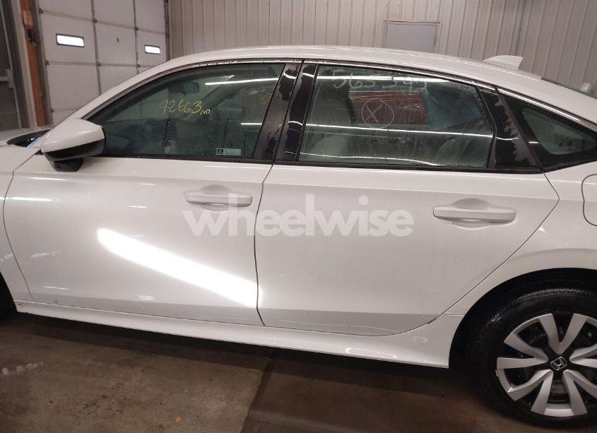 Photo 14 of 2024 Honda Civic LX (VIN 2HGFE2F22RH565392)