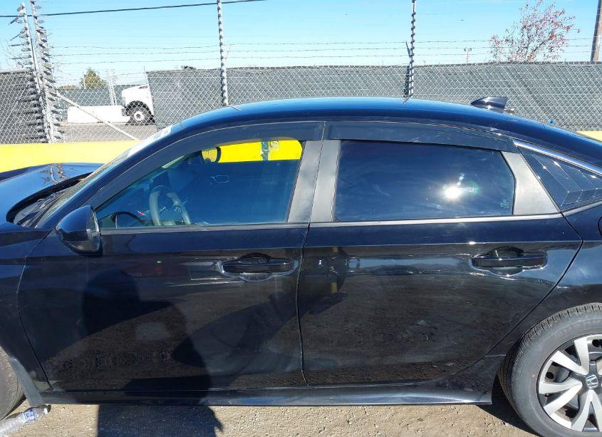 Photo 15 of 2022 Honda Civic LX (VIN 2HGFE2F23NH563340)