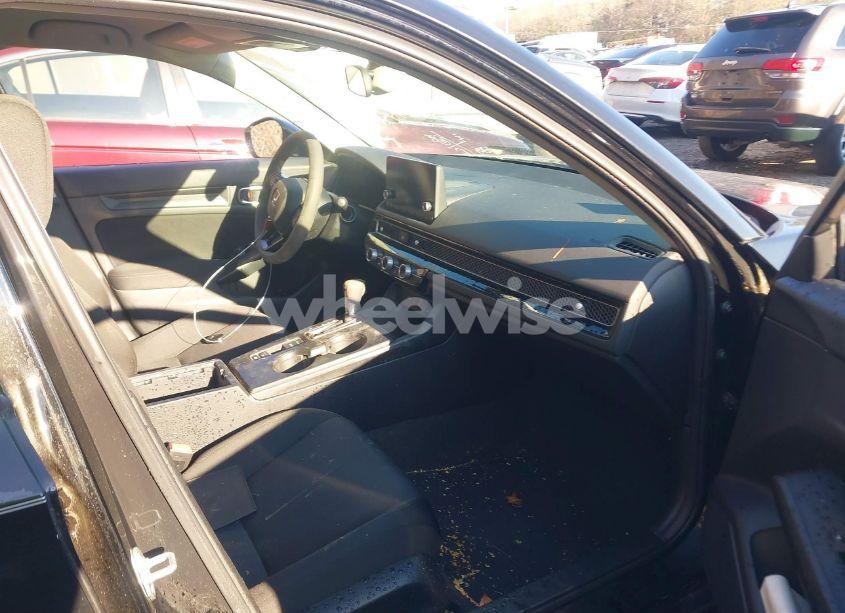 Photo 5 of 2022 Honda Civic LX (VIN 2HGFE2F24NH513823)