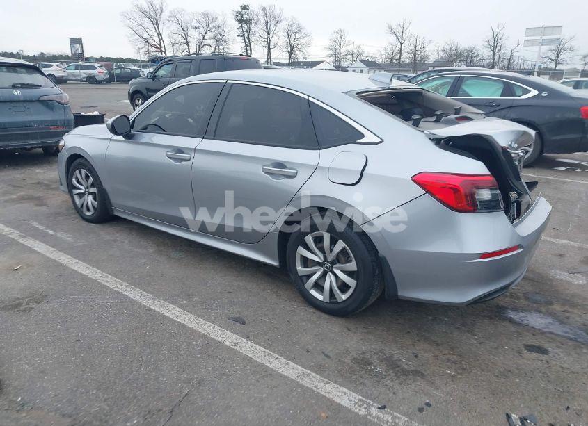 Photo 3 of 2022 Honda Civic LX (VIN 2HGFE2F24NH545400)