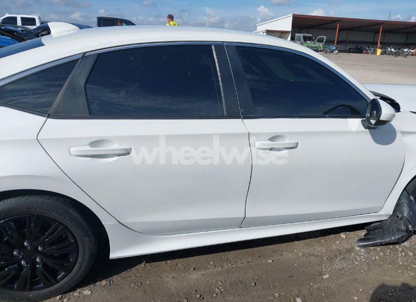 Photo 14 of 2022 Honda Civic LX (VIN 2HGFE2F24NH590420)