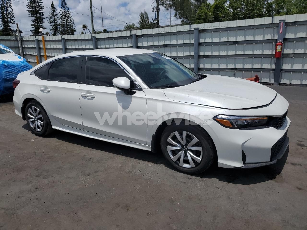 Photo 4 of 2025 HONDA CIVIC LX (VIN 2HGFE2F24SH575296)