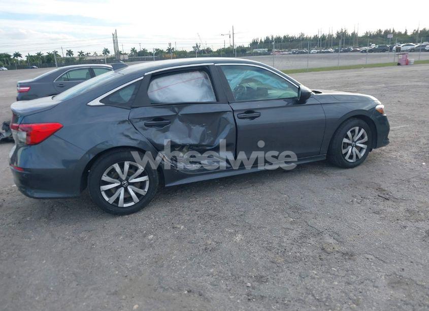 Photo 4 of 2022 Honda Civic LX (VIN 2HGFE2F25NH517802)