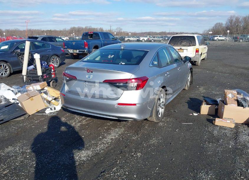 Photo 4 of 2022 Honda Civic LX (VIN 2HGFE2F25NH574209)