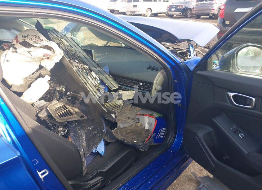 Photo 5 of 2022 Honda Civic LX (VIN 2HGFE2F26NH506369)