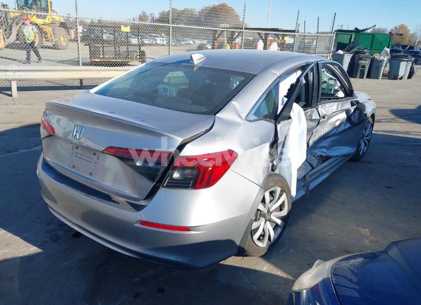 Photo 4 of 2022 Honda Civic LX (VIN 2HGFE2F26NH541686)