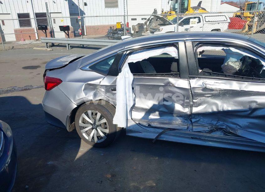 Photo 6 of 2022 Honda Civic LX (VIN 2HGFE2F26NH541686)