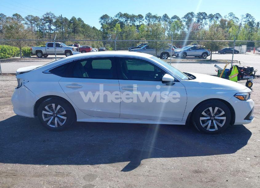 Photo 13 of 2022 Honda Civic LX (VIN 2HGFE2F26NH545818)
