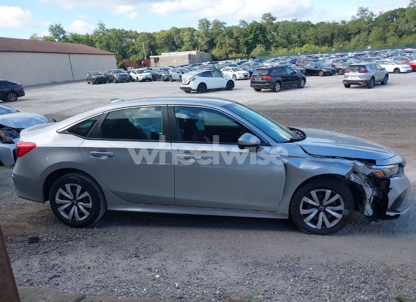 Photo 13 of 2022 Honda Civic LX (VIN 2HGFE2F27NH553684)