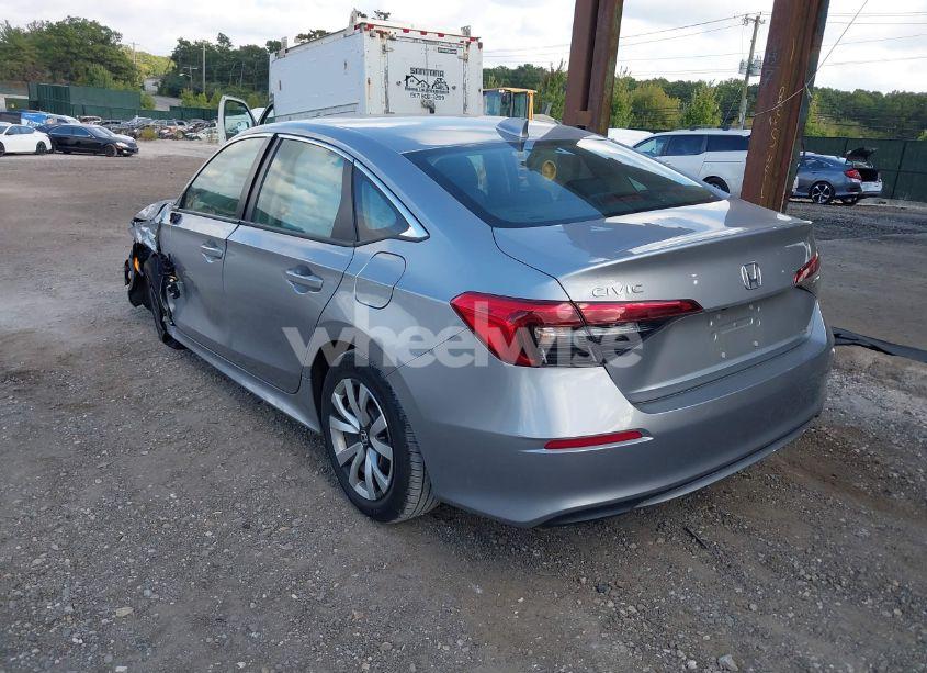 Photo 3 of 2022 Honda Civic LX (VIN 2HGFE2F27NH553684)