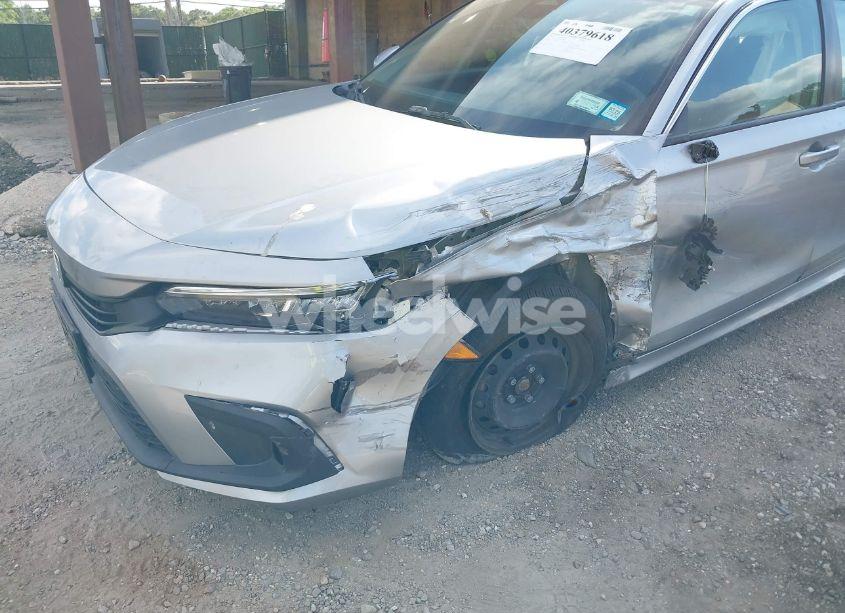 Photo 6 of 2022 Honda Civic LX (VIN 2HGFE2F27NH553684)
