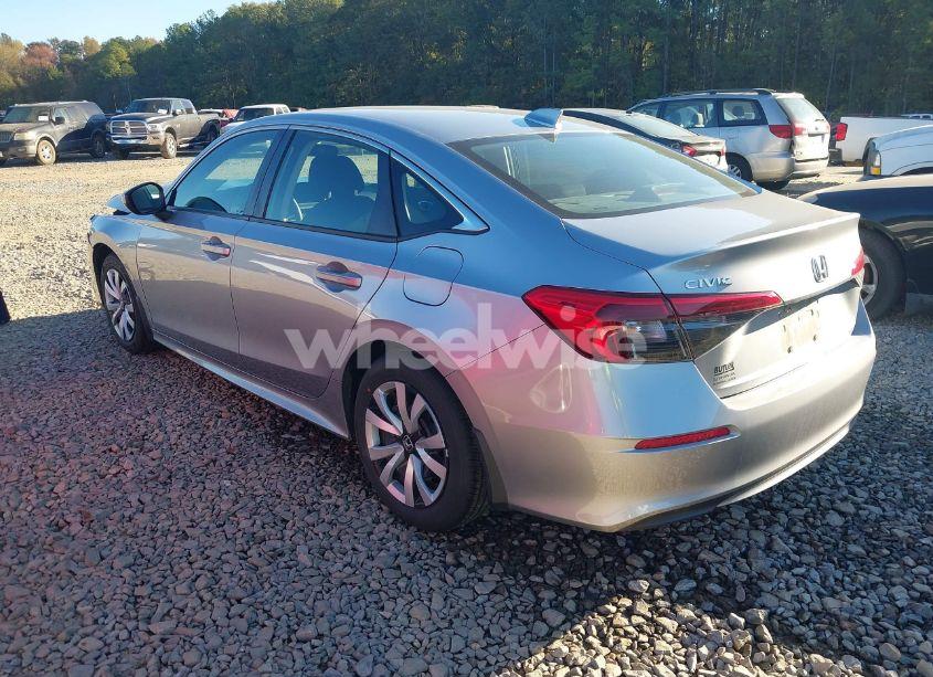Photo 3 of 2022 Honda Civic LX (VIN 2HGFE2F27NH558920)