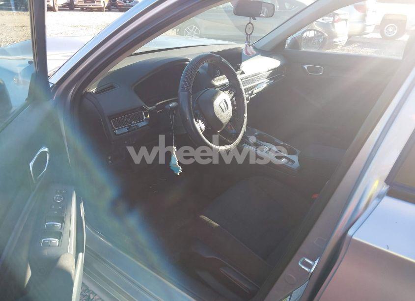 Photo 5 of 2022 Honda Civic LX (VIN 2HGFE2F27NH558920)