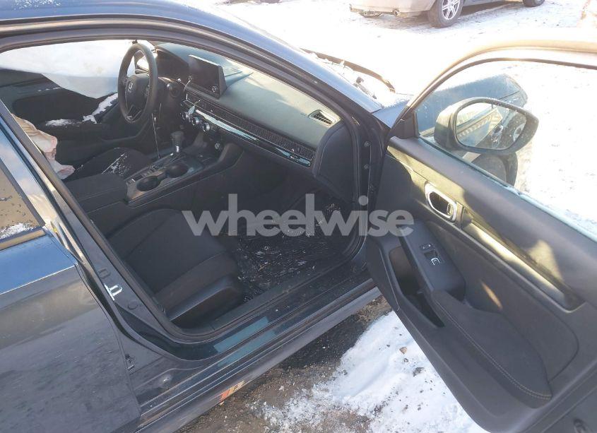 Photo 5 of 2022 Honda Civic LX (VIN 2HGFE2F28NH516644)