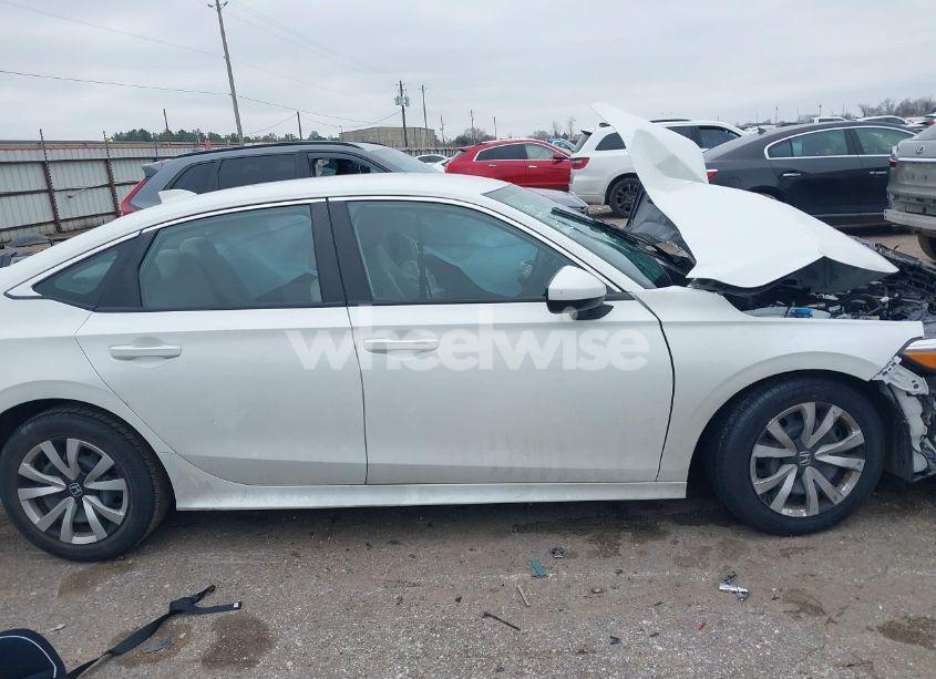 Photo 13 of 2022 Honda Civic LX (VIN 2HGFE2F28NH518488)