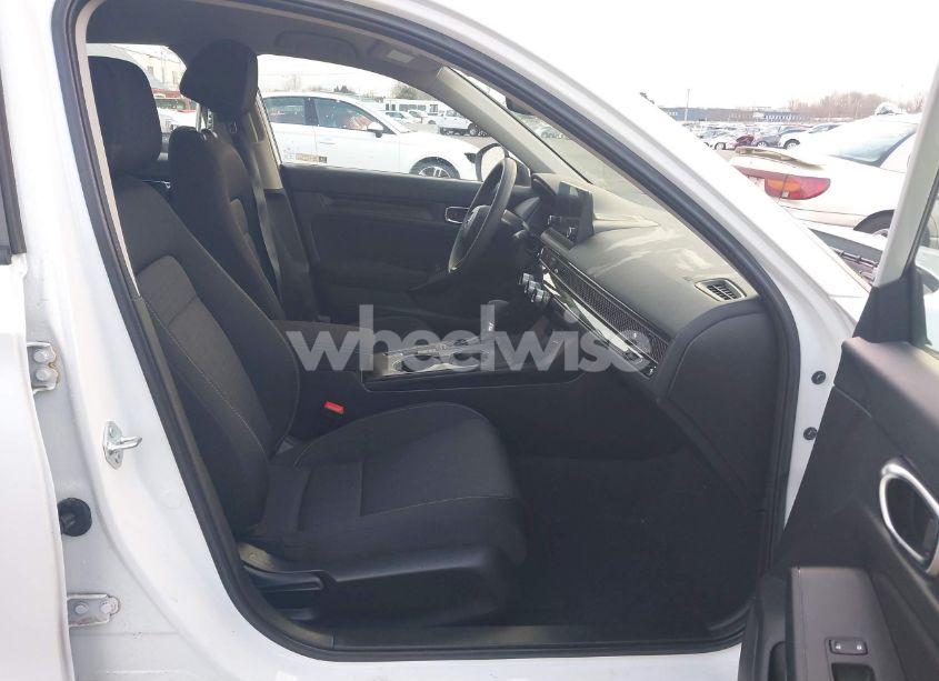 Photo 5 of 2022 Honda Civic LX (VIN 2HGFE2F29NH528365)