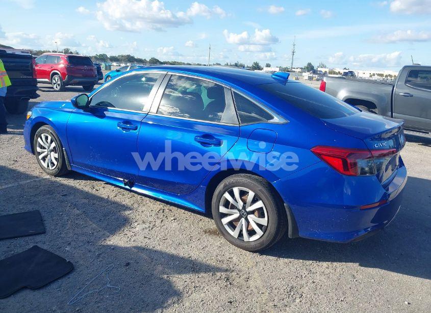 Photo 3 of 2022 Honda Civic LX (VIN 2HGFE2F29NH529211)