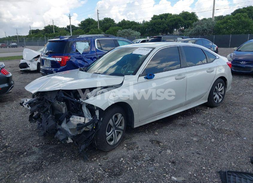 Photo 2 of 2022 Honda Civic LX (VIN 2HGFE2F29NH570762)