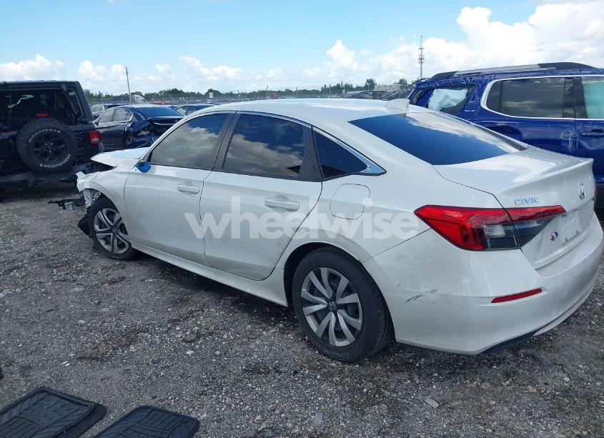 Photo 3 of 2022 Honda Civic LX (VIN 2HGFE2F29NH570762)