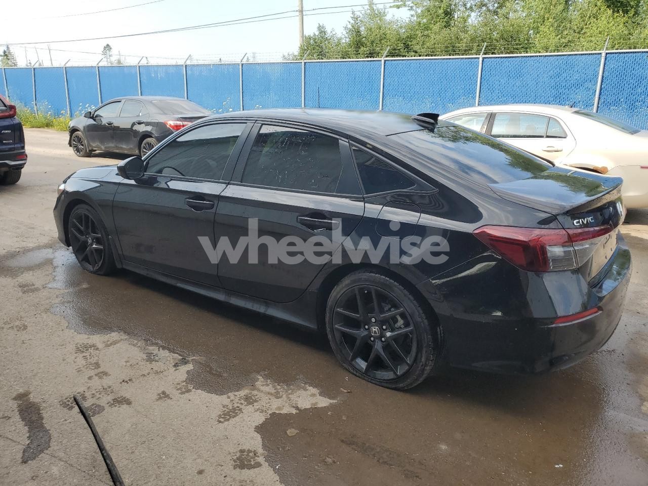 Photo 2 of 2025 HONDA CIVIC SPOR (VIN 2HGFE2F52SH101857)