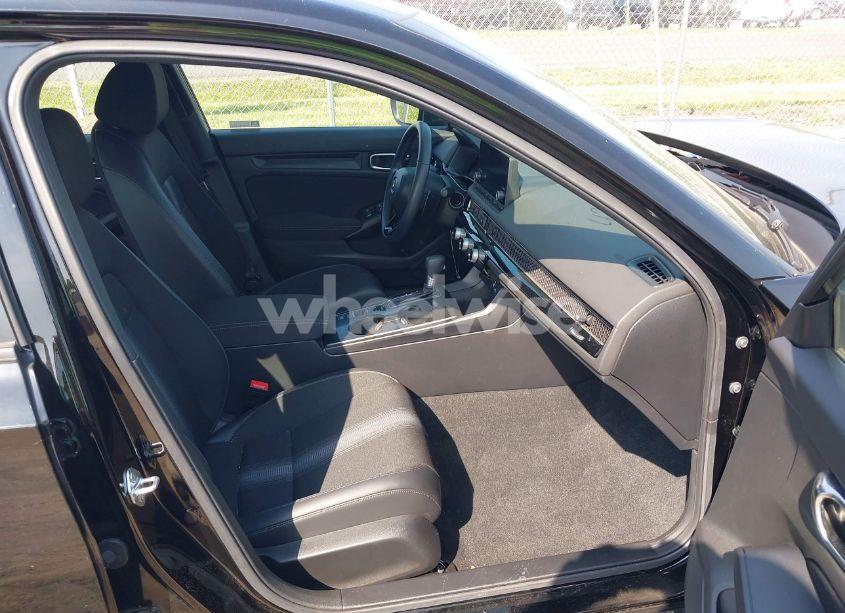 Photo 5 of 2024 Honda Civic SPORT (VIN 2HGFE2F54RH575030)