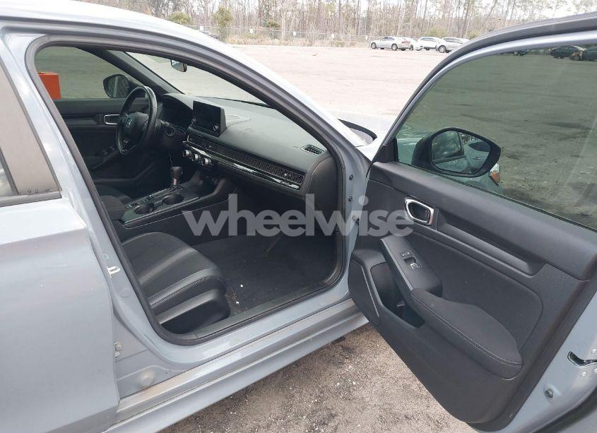 Photo 5 of 2022 Honda Civic SPORT (VIN 2HGFE2F5XNH555908)