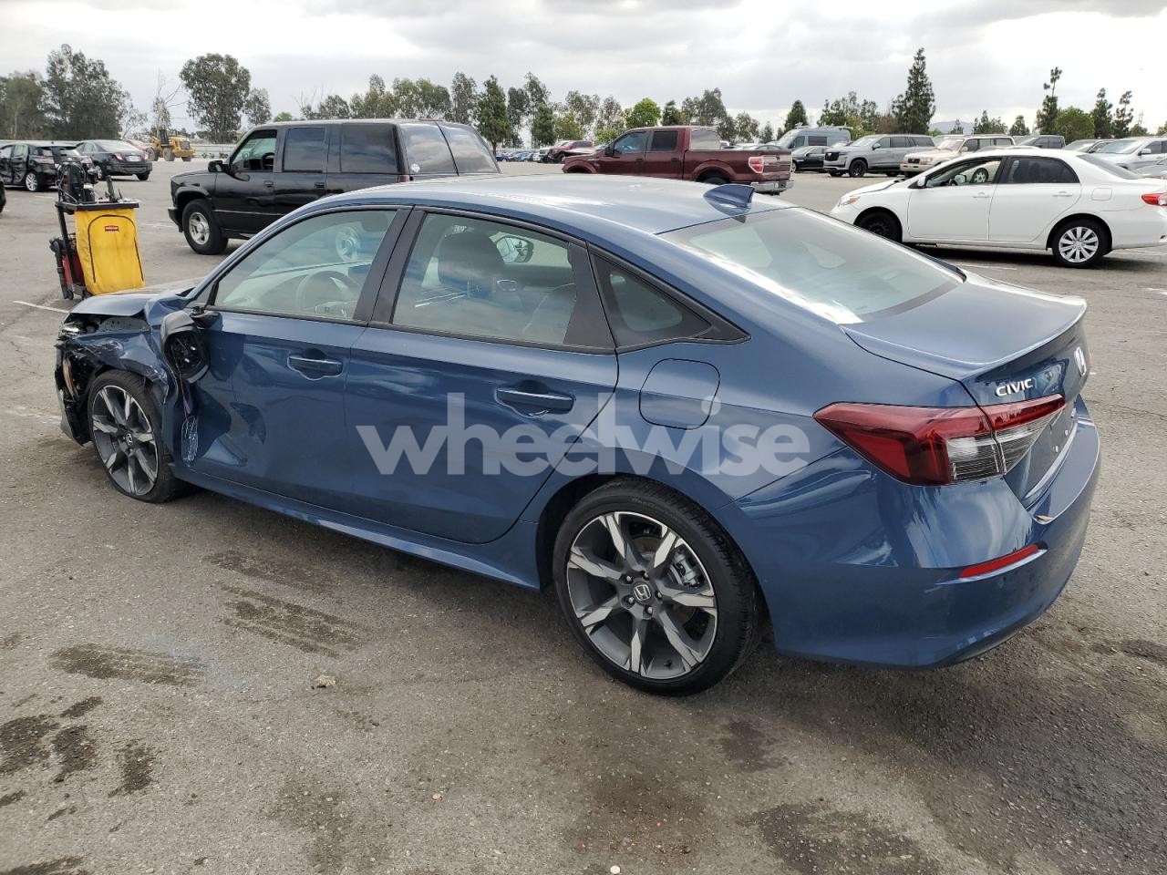 Photo 2 of 2025 HONDA CIVIC SPORT (VIN 2HGFE4F85SH301136)