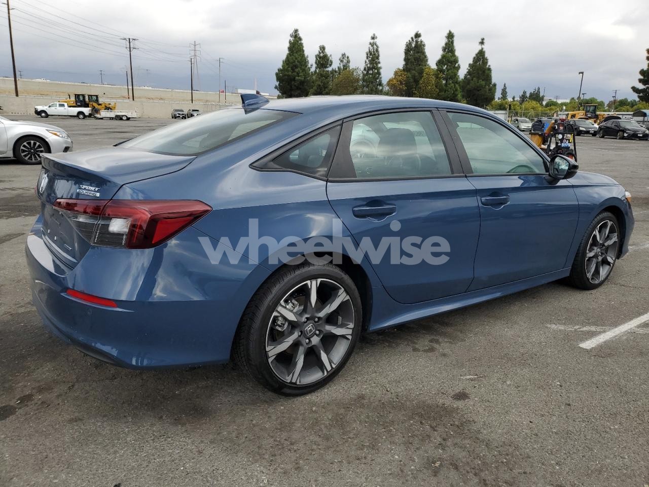 Photo 3 of 2025 HONDA CIVIC SPORT (VIN 2HGFE4F85SH301136)