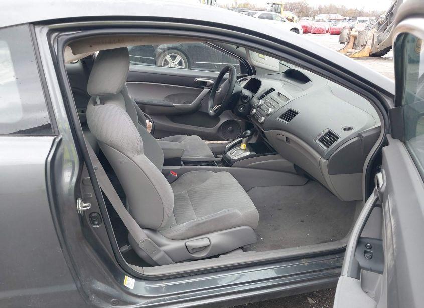 Photo 5 of 2009 Honda Civic LX (VIN 2HGFG12619H513877)