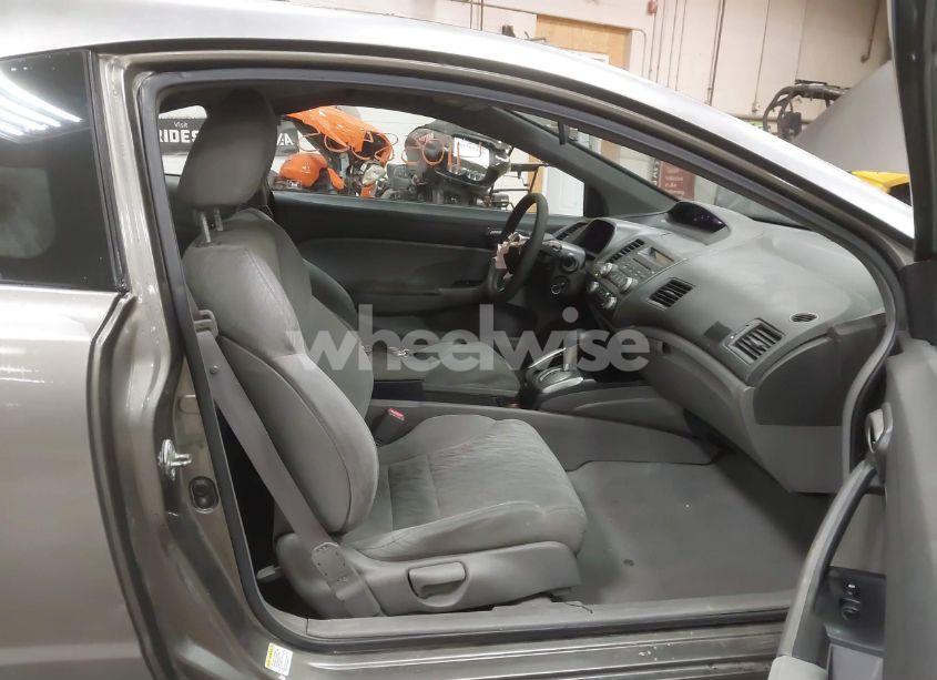 Photo 5 of 2006 Honda Civic LX (VIN 2HGFG12626H536743)