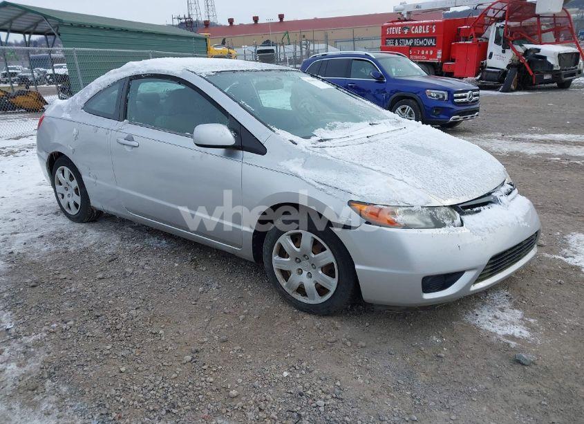 2007 Honda Civic LX (VIN 2HGFG12627H505932) main photo