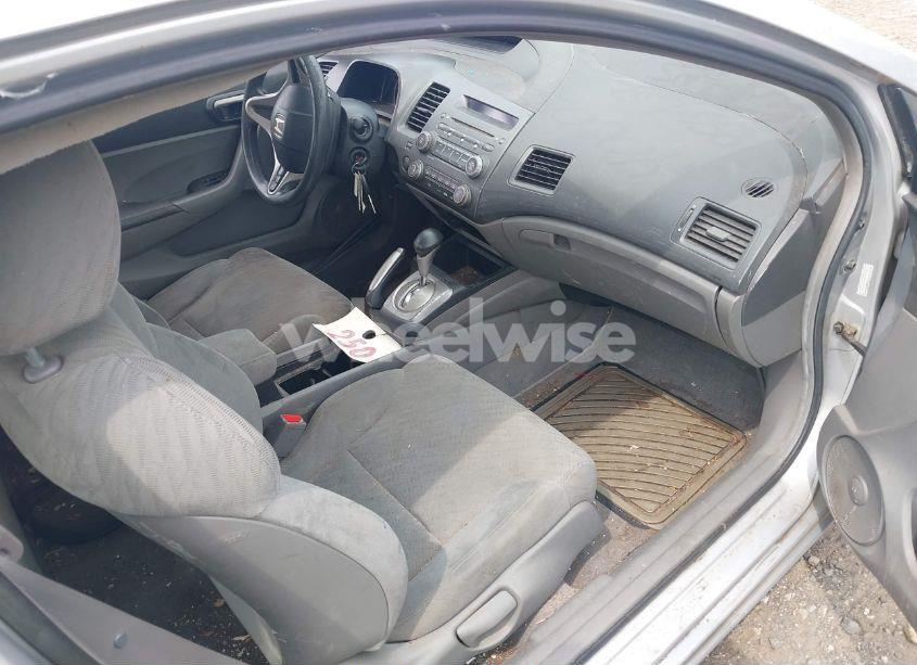 Photo 5 of 2009 Honda Civic LX (VIN 2HGFG12639H540546)