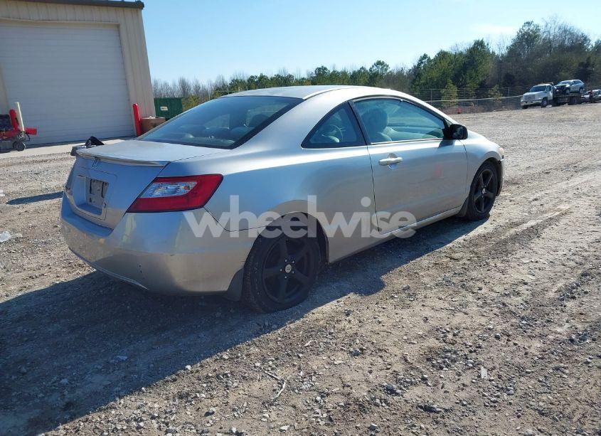 Photo 4 of 2006 Honda Civic LX (VIN 2HGFG12646H546903)