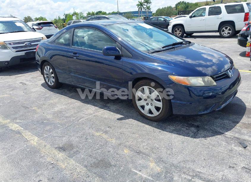 2007 Honda Civic LX (VIN 2HGFG12657H549102) main photo