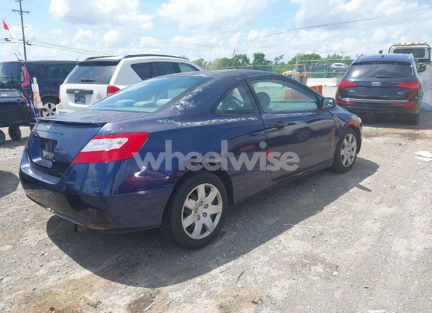 Photo 4 of 2008 Honda Civic LX (VIN 2HGFG12658H582151)