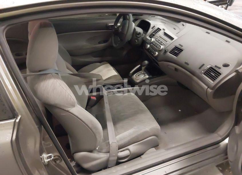 Photo 5 of 2007 Honda Civic LX (VIN 2HGFG12677H500421)