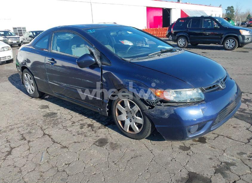2008 Honda Civic LX (VIN 2HGFG12688H526561) main photo