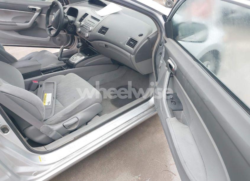 Photo 5 of 2008 Honda Civic LX (VIN 2HGFG12688H575985)