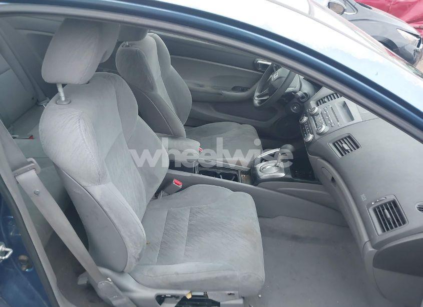 Photo 5 of 2006 Honda Civic LX (VIN 2HGFG12696H582523)