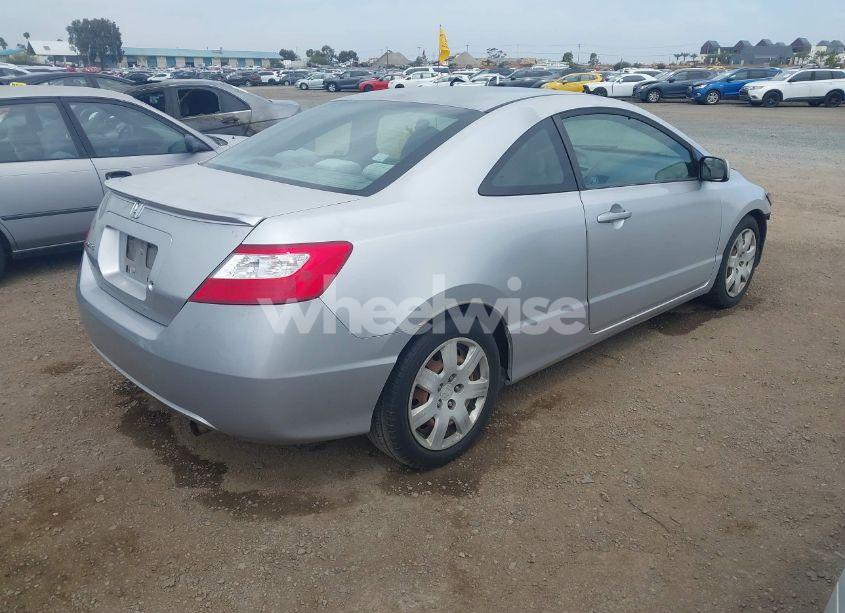 Photo 4 of 2007 Honda Civic LX (VIN 2HGFG12697H501988)