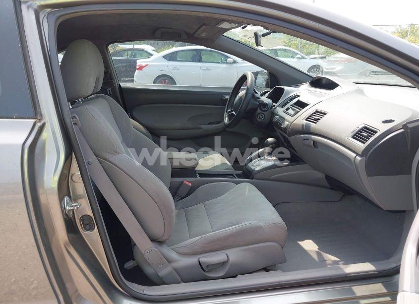 Photo 5 of 2007 Honda Civic LX (VIN 2HGFG12697H507841)