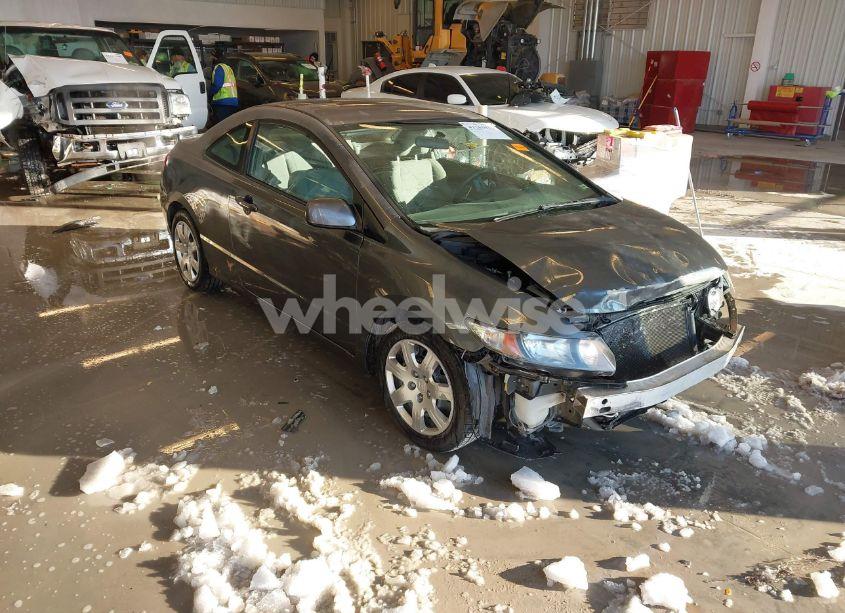 2009 Honda Civic LX (VIN 2HGFG12699H513738) main photo