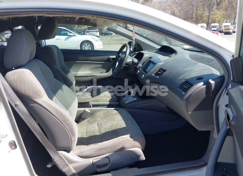 Photo 5 of 2011 Honda Civic LX (VIN 2HGFG1B60BH517926)