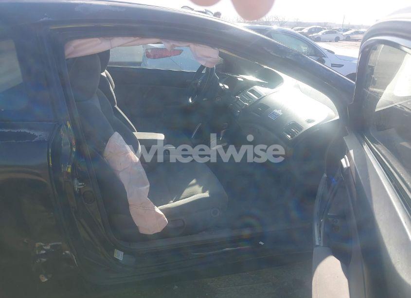 Photo 5 of 2011 Honda Civic LX (VIN 2HGFG1B62BH511819)