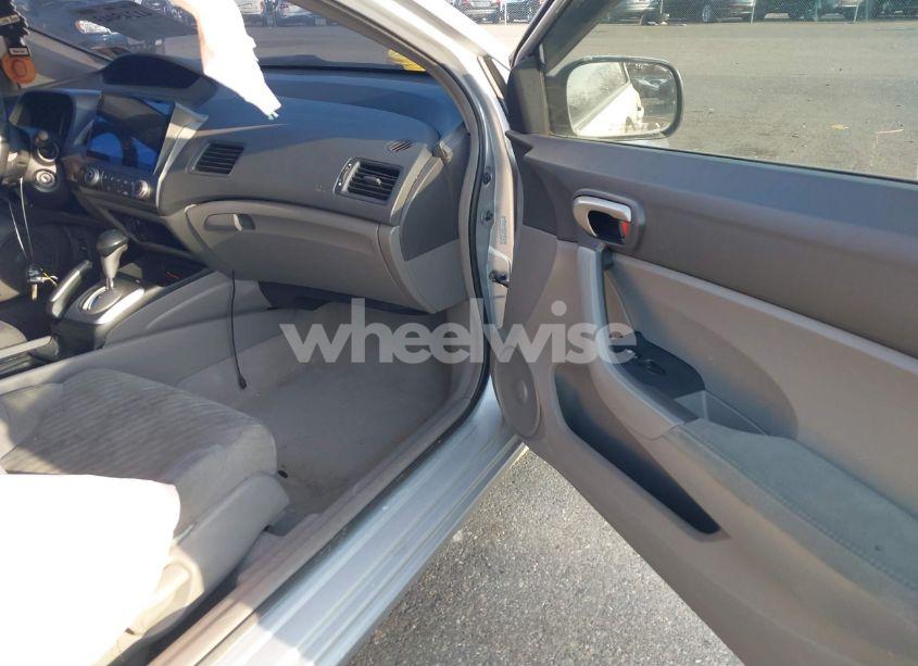 Photo 5 of 2010 Honda Civic LX (VIN 2HGFG1B66AH504614)