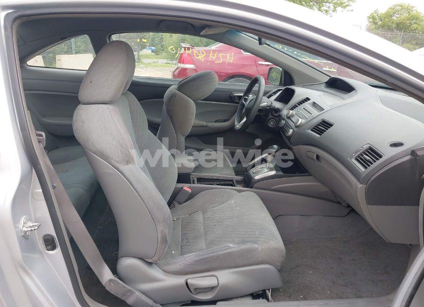 Photo 5 of 2011 Honda Civic LX (VIN 2HGFG1B67BH511217)