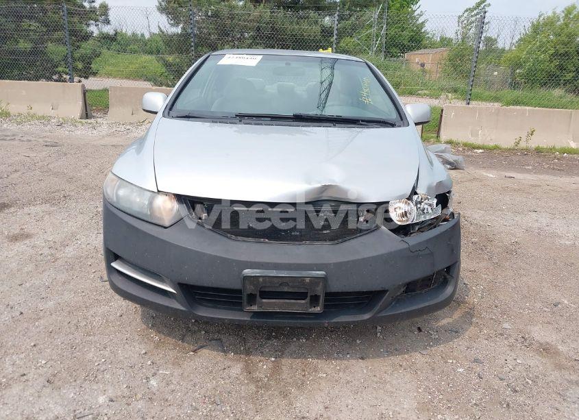 Photo 6 of 2011 Honda Civic LX (VIN 2HGFG1B67BH511217)