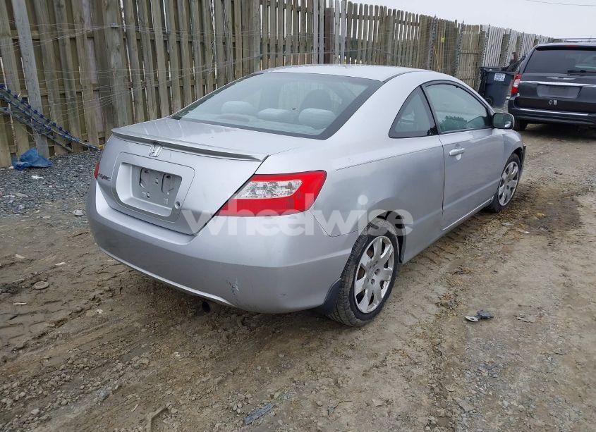 Photo 4 of 2011 Honda Civic LX (VIN 2HGFG1B67BH515834)